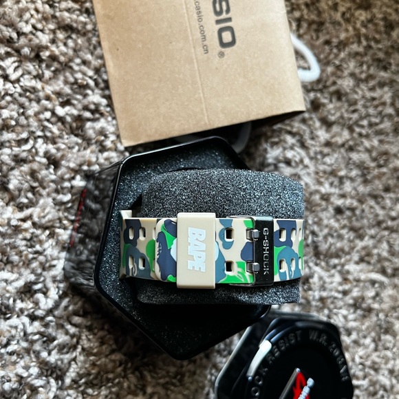 Bathing Ape G Shock - Picture 3 of 6